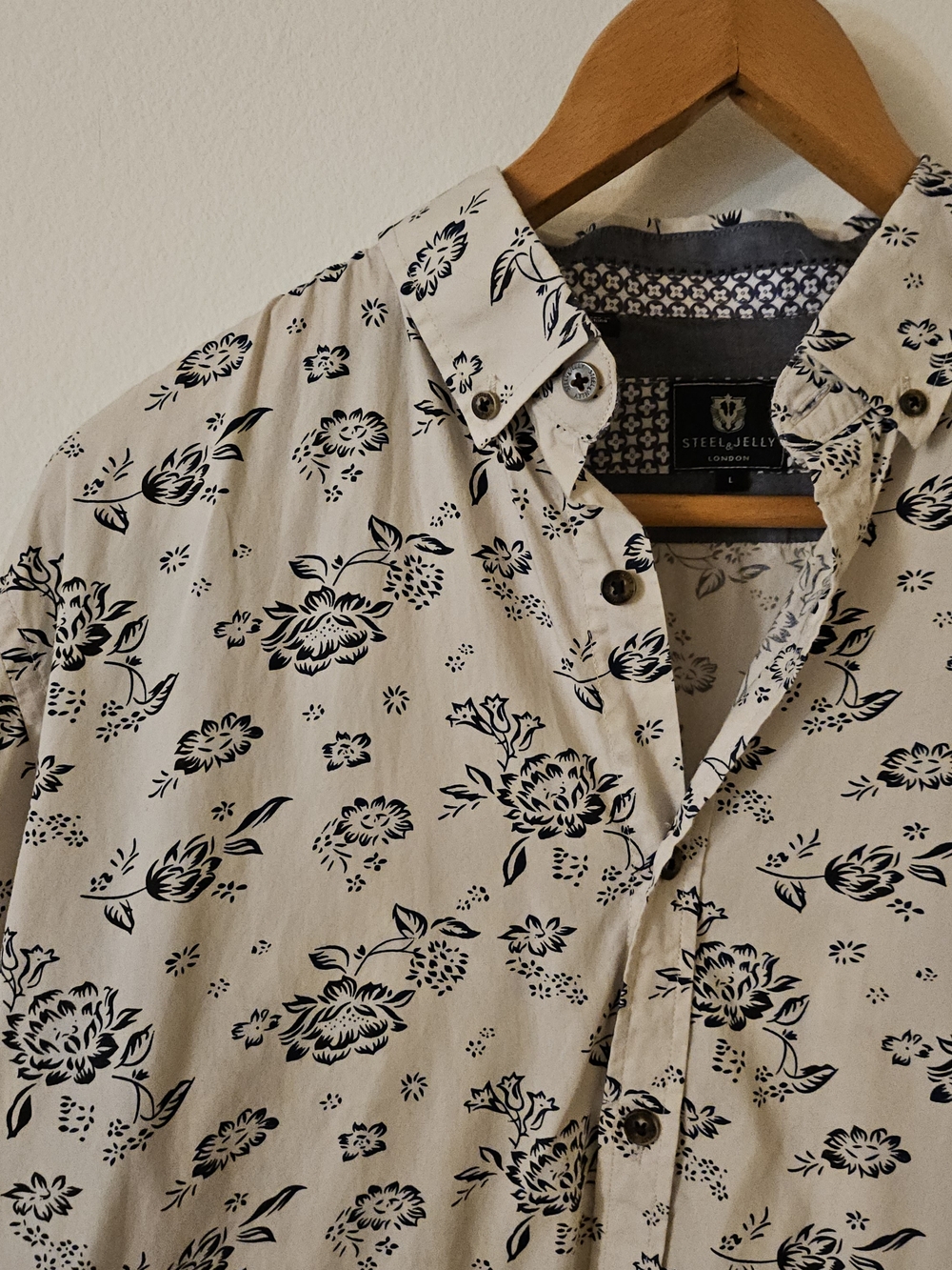 Steel & Jelly Men’s White Floral Button-Down Shirt